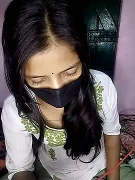 Surbhi-dixit's cam snapshot