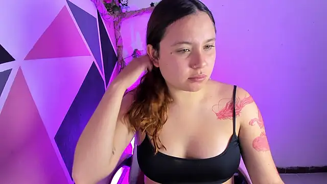 little_emma0's cam snapshot