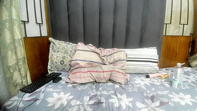 MrsMxx25's cam snapshot