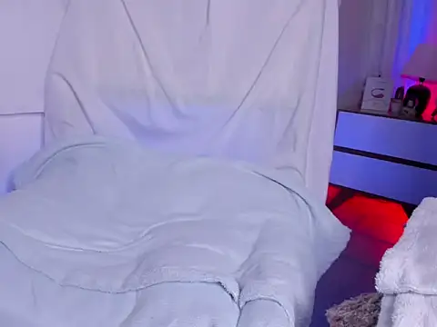 selene_boyer's cam snapshot