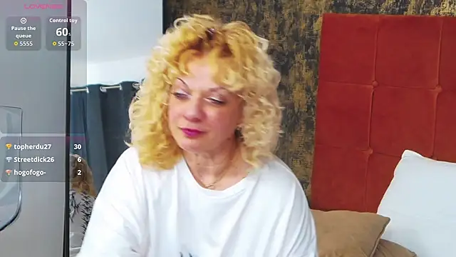 LittleCurlyGirl's cam snapshot