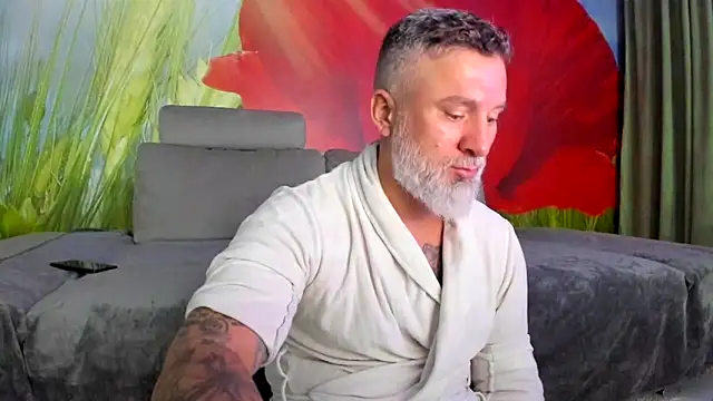 BlowMyXXL live sex cam