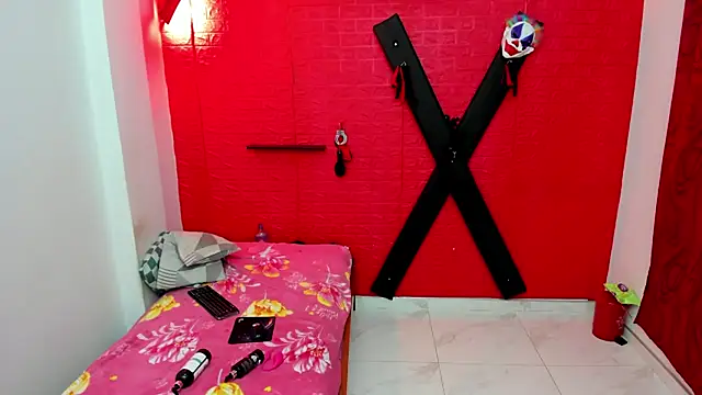 bdsmforever18's cam snapshot