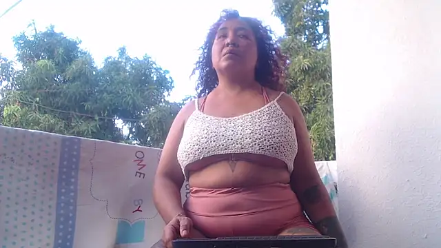 CurvyHeat's cam snapshot