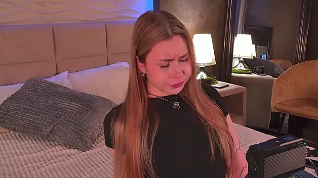 -SaraBlack-'s cam snapshot