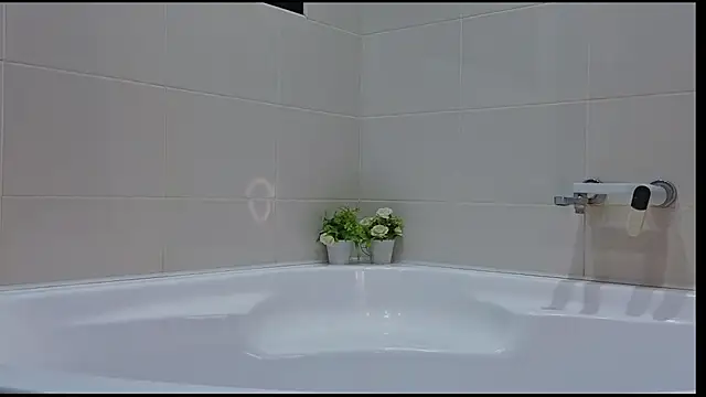 aloreana's cam snapshot