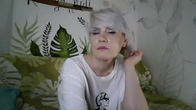 Catty_Lady's cam snapshot