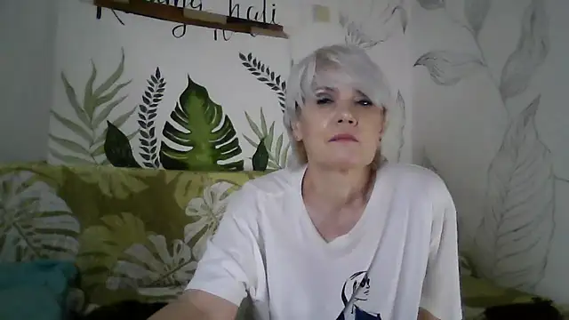 Catty_Lady's cam snapshot