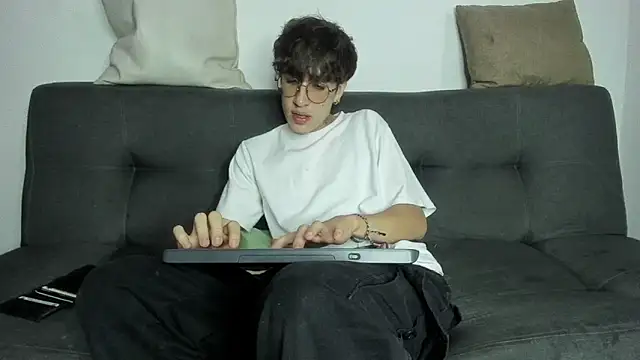 Dio__morningstar's cam snapshot