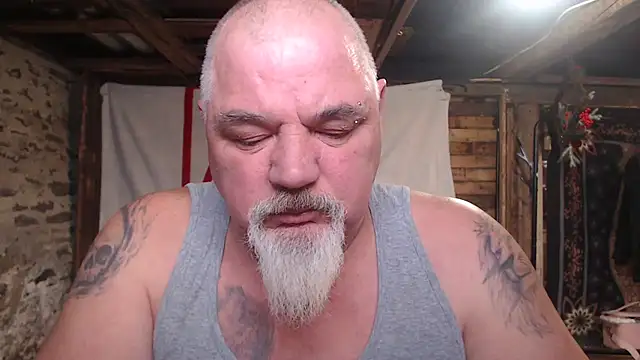 Newfiesausage1972 live sex cam