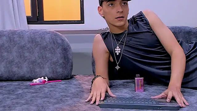 tiian_'s cam snapshot