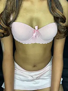 Dora__baby's cam snapshot