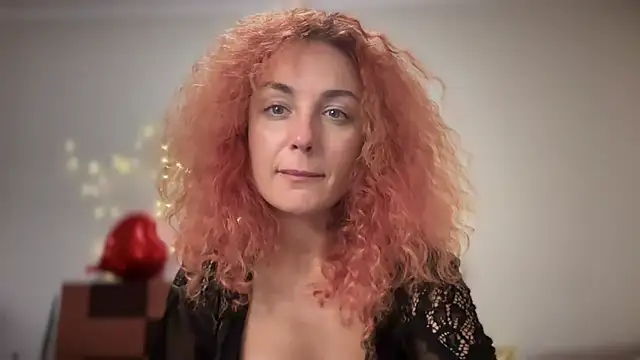 Reddgiirl's cam snapshot