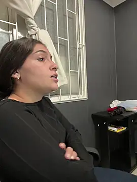 Alyha_Cortes's cam snapshot