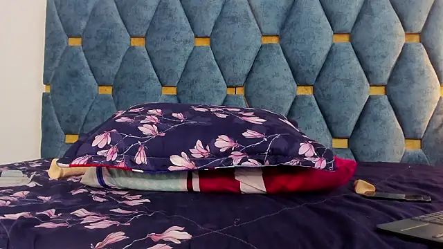 Sofia_ll live sex cam