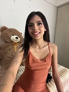 ZaraLuuv live sex cam