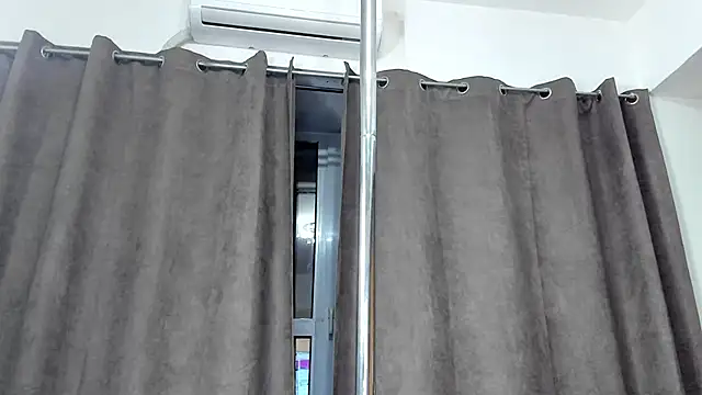 TinyBlair's cam snapshot