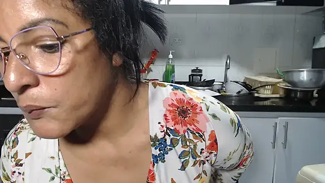 kateleyagrey's cam snapshot