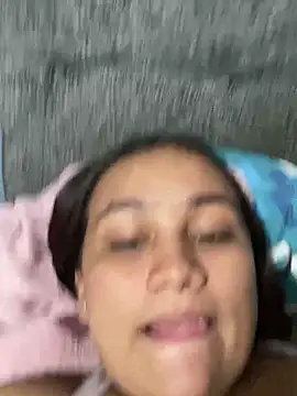 Bridget_Jon's cam snapshot