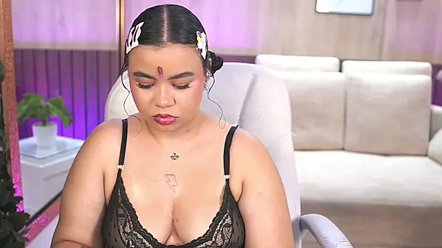 RavenLux_'s cam snapshot