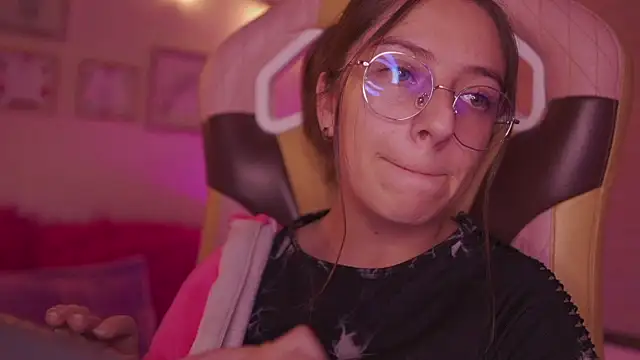 milly_kenner's cam snapshot