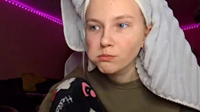 KarinRobertson's cam snapshot