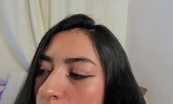 canelleGarces's cam snapshot