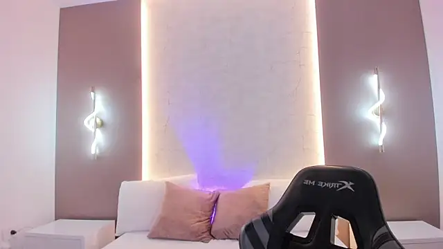 emily_tolson's cam snapshot