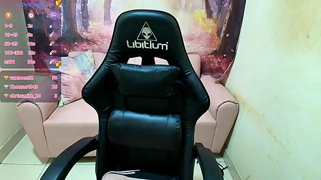 Emma_latinasexy18's cam snapshot