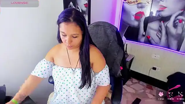 Charis_21's cam snapshot