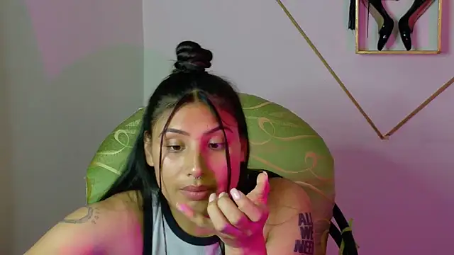 Linda_andrew's cam snapshot