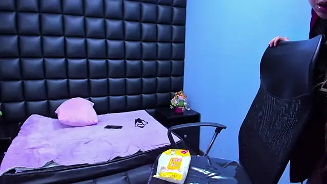 Isabella_Foxx_'s cam snapshot