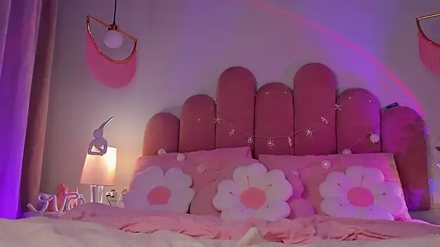 ElsaYoung's cam snapshot