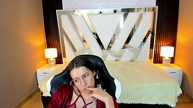 Linda4Petite's cam snapshot