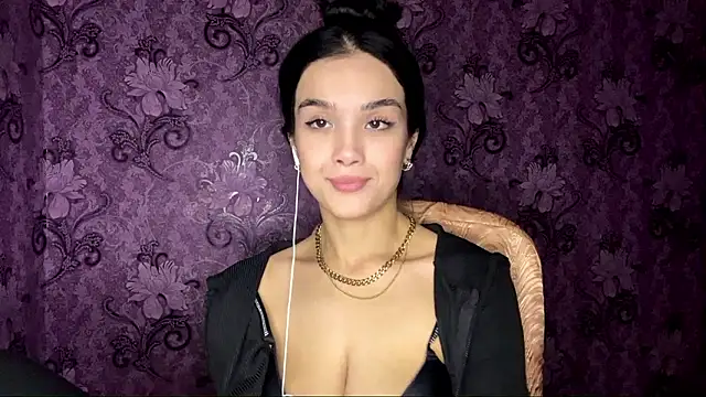 AylinBlush's cam snapshot