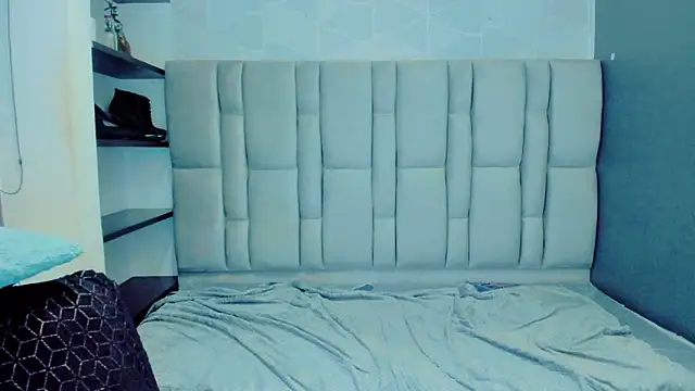 ScarletHoot_'s cam snapshot