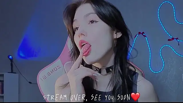 Sophie_SkyAngel's cam snapshot