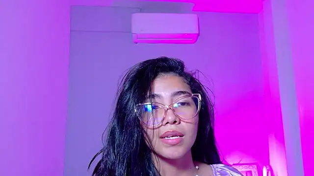 luna_roja25's cam snapshot