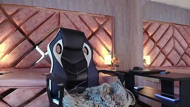 GISELLE_HOTLOVE's cam snapshot