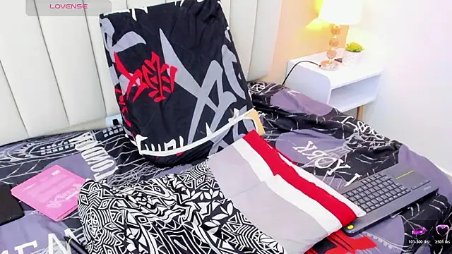 Mia_thompson_19 live sex cam