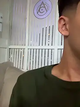 AdrianRinaldi live sex cam