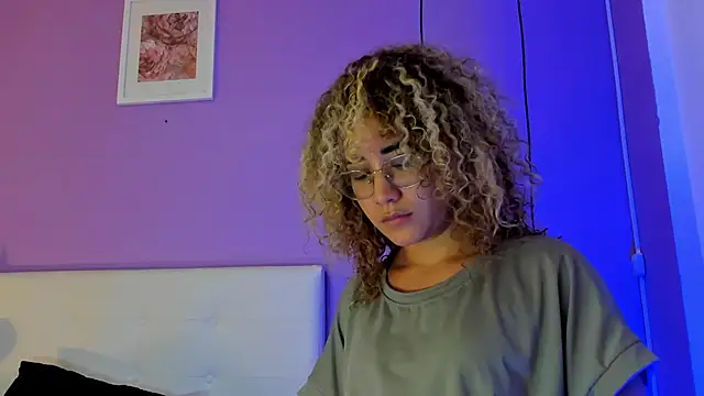 Charlotte11-11's cam snapshot