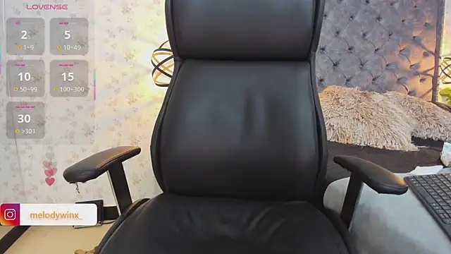 MelodyWinx live sex cam
