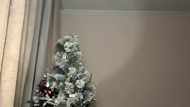 Kimi_Luckman's cam snapshot