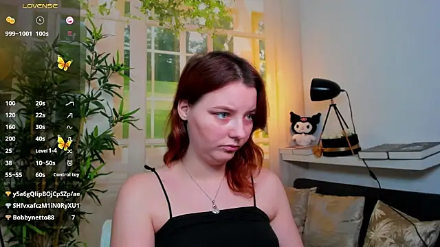 pretty_little_thing's cam snapshot