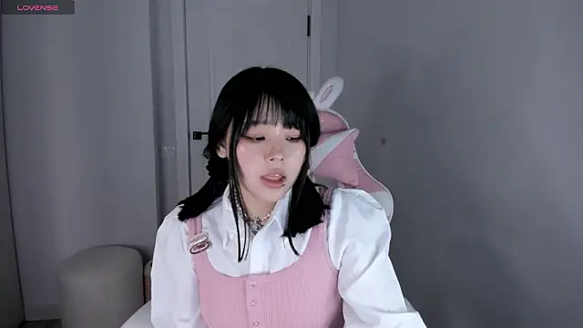 hee_young11's cam snapshot