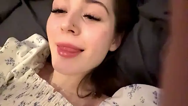 Adel_strongwoman live sex cam