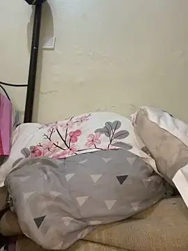 sweet18creamybigpussy's cam snapshot