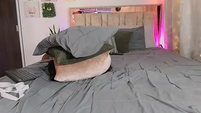 Dulce_Morrys's cam snapshot