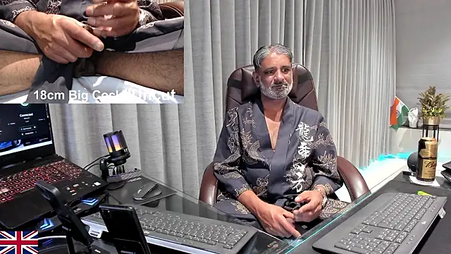 OnlineBossUK's cam snapshot